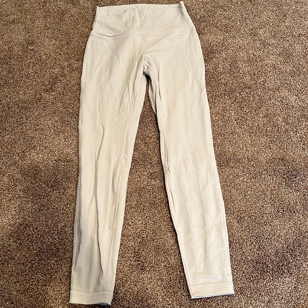 Lululemon Align 25” light gray EUC Size 6